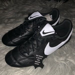 BRAND NEW women’s Nike soccer cleats